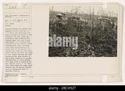 "I soldati americani avanzano verso le colline mentre affrontano una resistenza ostinata durante la prima guerra mondiale La fotografia, scattata il 6 novembre 1918, mostra il terreno su cui i soldati avanzavano, con l'artiglieria tedesca concentrata nelle lontane colline. Il terreno aperto a media distanza non offre copertura, e i tedeschi 77 possono essere visti in posizione sul pendio inverso delle colline. L'hotel si trova sulla St-George-Landres Road, 1 km a ovest di Landres, Francia." Foto Stock