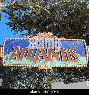 Orlando, FL USA-23 novembre 2020: Il viaggio verso Atlantis Roller Coaster Water Ride Ride Ride Ride Ride Raster al SeaWorld. Foto Stock