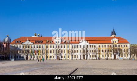 Piazza Duomo con lo storico edificio governativo Landtag a Magdeburgo, Germania Foto Stock