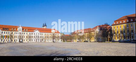 Panorama di piazza dom con edifici storici a Magdeburgo, Germania Foto Stock