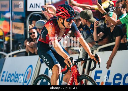 Francia. 14 luglio 2023. Foto di Alex Whitehead/SWpix.com - 14/07/2023 - Ciclismo - 2023 Tour de France - tappa 13: Châtillon-sur-Chalaronne al Grand Colombier (137 km) - Tom Pidcock di INEOS Grenadiers credito: SWpix/Alamy Live News Foto Stock