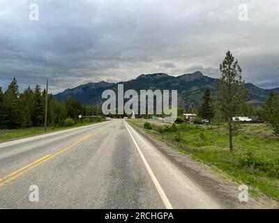 Elko, British Columbia Canada - 23 maggio. 2023: Le Montagne Rocciose al confine canadese-americano vicino a Elko, British Columbia. Foto Stock