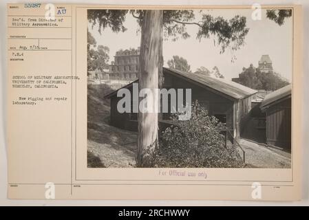 P.N. 4 School of Military Aeronautics presso l'Università della California, Berkeley, California. Questa immagine mostra il nuovo laboratorio di riparazione e rigging. La fotografia è stata ricevuta dal Direttore dell'Aeronautica militare e pubblicata solo per uso ufficiale. Foto Stock