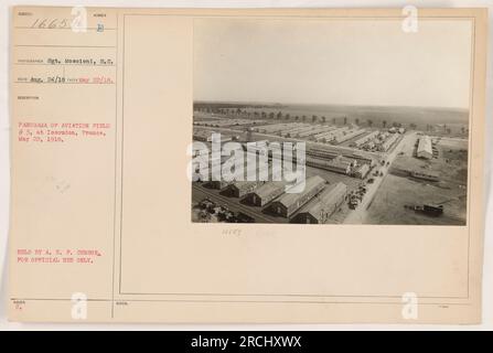 Vista panoramica dell'Aviation Field n. 3 a Issoudon, Francia. La foto è stata scattata il 22 maggio 1918 dal Sgt Moscioni. La foto fa parte della collezione tenuta dalla A.E.F. censor, ed è solo per uso ufficiale. L'immagine è stata contrassegnata con i numeri 750, 16659 e 72226. Foto Stock