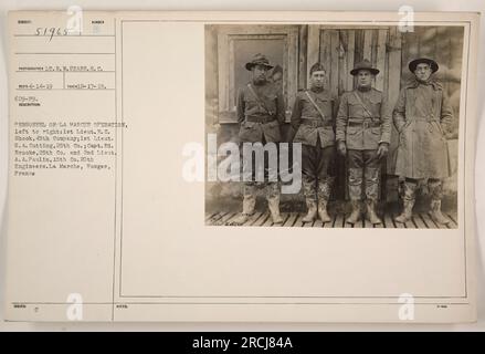 Personale dell'operazione la Marche, da sinistra a destra: 1° Lieut. R.C. Shook, 45th Company; 1st Lieut. S.A.. Taglio, 25th Co.; Capt. Ed Brooks, 25th Co. E 2nd Lieut. A.A. Paulin, 15th Co., 20th Engineers. Questa foto è stata scattata a la Marche, Vosges, in Francia il 17 dicembre 1918. Foto Stock