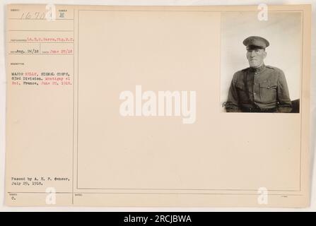 Il maggiore Kelly del Signal Corps della 83rd Division viene fotografato a Montigny el ROI, in Francia, il 25 giugno 1918. La foto è stata scattata dal tenente E.0. Harrs. Fu successivamente pubblicato dalla A. E. F. censor il 29 luglio 1918. Foto Stock