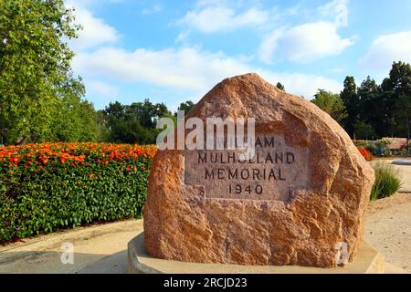 Los Angeles, California: William Mulholland Memorial situato a Riverside Dr e Los Feliz Blvd, Los Angeles Foto Stock