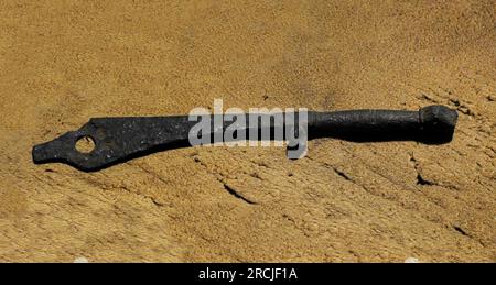 Storia delle armi. Chiave di avvolgimento meccanismo a pistola. Germania, XVI secolo. Museo della guerra lettone. Riga. Lettonia. Foto Stock