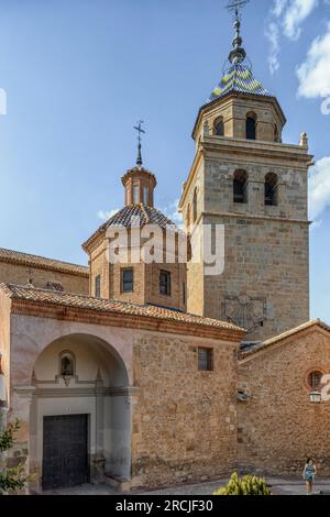 La Cattedrale di El Salvador, il tempio cristiano di Albarracín provincia di Teruel, Aragona, Spagna. Parte del complesso storico-monumentale della città. Foto Stock