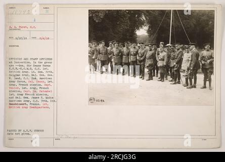 Ufficiali e agenti di stato maggiore durante le ispezioni. Nella foto sono raffigurati il generale Sir Henry Horne, CO del 1st British Army; il tenente generale Orth, l'esercito belga; il maggior generale Geo. W. Read, CO del 2nd American Army Corps; col. Henry, missione francese; capitano Venier, missione francese; Capitano De. Columbel, French Mission; e il maggiore generale James H. McRae, CO della 78th Division, American Army. Ranchicourt, Francia. Foto Stock