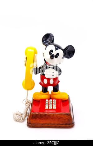 telefono topolino vintage anni '1970 su base di legno Foto Stock
