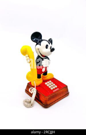 telefono topolino vintage anni '1970 su base di legno Foto Stock