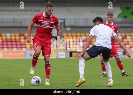 Tommy Smith #2 di Middlesbrough al ballo durante la partita amichevole pre-stagionale York City vs Middlesbrough al LNER Community Stadium, York, Regno Unito, 15 luglio 2023 (foto di James Heaton/News Images) Foto Stock