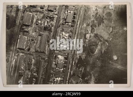 Vista aerea del Gerstner Field a Lake Charles, Louisiana, dopo un uragano il 6 agosto 1918. La fotografia è scattata a un'altitudine di 1100 metri e mostra il quartier generale e gli hangar 7, 8, 9 e 10. Foto Stock