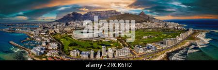 Vista aerea della città di città del Capo nella provincia del Capo Occidentale in Sud Africa, destinazione iconica internazionale Foto Stock