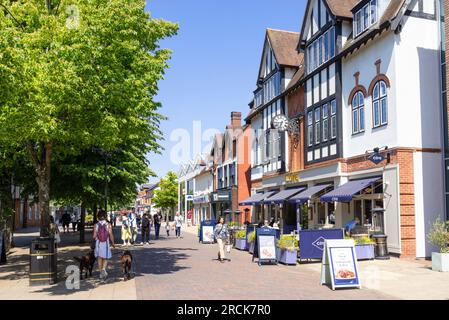 Centro di Solihull con negozi e ristorante Cote Solihull High Street Solihull West Midlands Inghilterra Regno Unito GB Europa Foto Stock