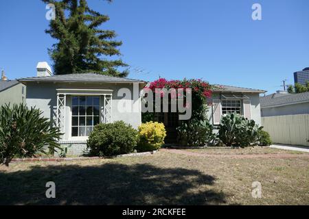 Burbank, California, USA 14 luglio 2023 attrice Marilyn Monroe ex casa al 4215 Warner Blvd il 14 luglio 2023 a Burbank, California, USA. Foto di Barry King/Alamy Stock Photo Foto Stock