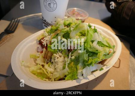 Burbank, California, USA 14 luglio 2023 Chipotle Tacos il 14 luglio 2023 a Burbank, California, USA. Foto di Barry King/Alamy Stock Photo Foto Stock