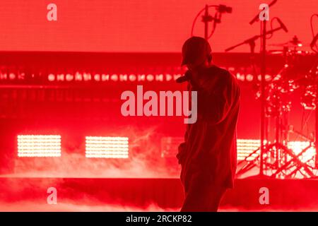 Chicago, Stati Uniti. 14 luglio 2023. Rapper NF (Nathan Feuerstein) durante l'Hope Tour all'Allstate Arena di Rosemont, Illinois, il 14 luglio 2023 (foto di Daniel DeSlover/Sipa USA) credito: SIPA USA/Alamy Live News Foto Stock