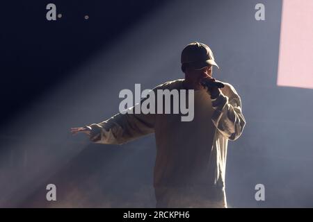 Chicago, Stati Uniti. 14 luglio 2023. Rapper NF (Nathan Feuerstein) durante l'Hope Tour all'Allstate Arena di Rosemont, Illinois, il 14 luglio 2023 (foto di Daniel DeSlover/Sipa USA) credito: SIPA USA/Alamy Live News Foto Stock