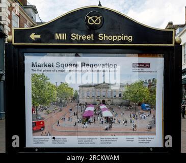 Bacheca pubblica a Mill Street, Stafford, Staffordshire, Inghilterra, Regno Unito Foto Stock