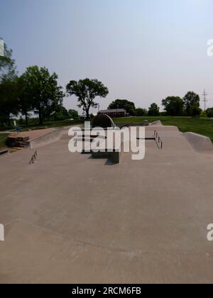 Shawnee, Kansas - 15 luglio 2023: Swarner Skatepark at 63rd e Lackman Foto Stock