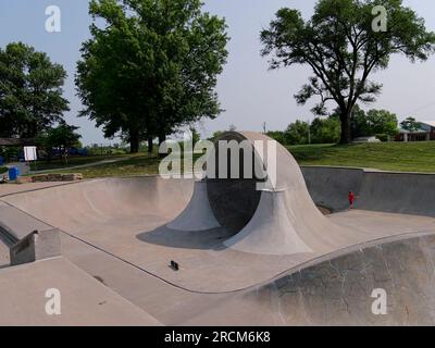 Shawnee, Kansas - 15 luglio 2023: Swarner Skatepark at 63rd e Lackman Foto Stock