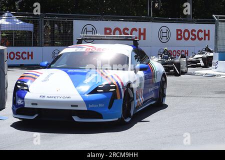 Roma, Lazio. 15 luglio 2023. Safety car durante l'e-Prix di Roma gara 1. Roma, 15 luglio 2023 Fotografo01 Credit: Independent Photo Agency/Alamy Live News Foto Stock