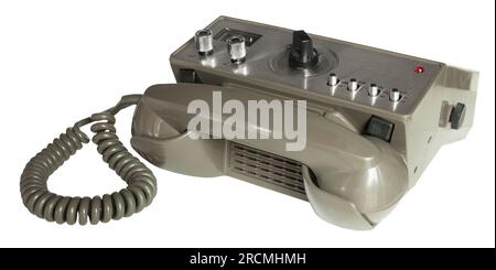 Vecchio ricevitore telefonico su una radio CB con luce di trasmissione LED sulla parte superiore Foto Stock