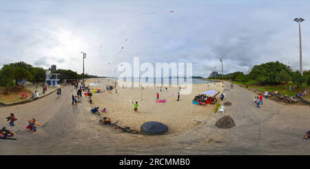 Visualizzazione panoramica a 360 gradi di E-vento Pipas na Rio+20 - Praia do Flamengo - Rio de Janeiro - Brasile