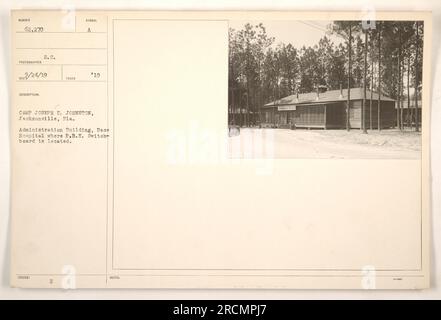 Un edificio ospedaliero di base situato a Camp Joseph E. Johnston a Jacksonville, Florida durante la prima guerra mondiale. L'edificio servì come sede del centralino P.B.X. e la fotografia fu scattata dal fotografo R/24/19. L'immagine fa parte di una collezione di fotografie che documentano le attività militari americane durante la guerra. Foto Stock