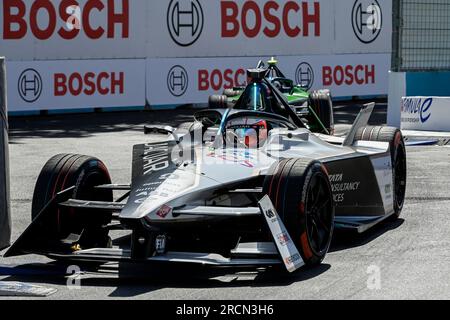 Roma, Italia. 15 luglio 2023. Mitch Evans guida durante le qualifiche del primo giorno di gara del FE Grand Prix di Roma 2023. Credito: SOPA Images Limited/Alamy Live News Foto Stock