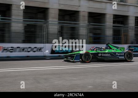 Roma, Italia. 15 luglio 2023. Sebastien Buemi della Svizzera e Envision Racing in pista durante il Campionato del mondo ABB FIA Formula e - 2023 Hankook Roma e-Prix Round 13. Credito: SOPA Images Limited/Alamy Live News Foto Stock