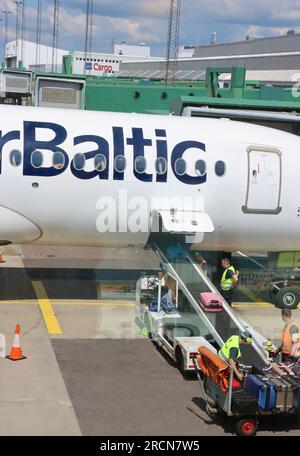 Aereo Baltico al gate dell'aeroporto di Gothenburg-Landvetter in Svezia Foto Stock