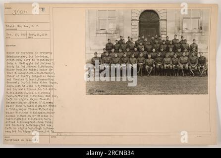 Gruppo di ufficiali del quartier generale della divisione, 7th Division, assunto il 15 settembre 1918. Prima fila da sinistra a destra: Maggiore John A. Hadley, tenente colonnello Walter L. Reed, tenente colonnello Girard L. McEntee, maggiore Renaldo Waldo, maggiore Arthur W. Lane, tenente colonnello J.W. Taylor, generale di brigata Charles H. Barth, tenente colonnello John Alden Degen, 1st LTS. John H.R. Timanus e Lewis Simons, tenente colonnello Allie W. Williams, tenente colonnello C.V. Pisko, capitano Jefferson H. Fulton. Seconda fila da sinistra a destra: Canale maggiore. W. Gwinner, maggiore Albert D'Alcorn, maggiore John T. Halsell, maggiore Edwin A. Tobin, maggiore Victor V. Taylor, maggiore Win Foto Stock
