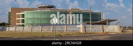 Gaborone, Sud Est, Botswana, 28 aprile 2023, edificio DTCB, zona economica speciale SSKIA vicino all'aeroporto Foto Stock