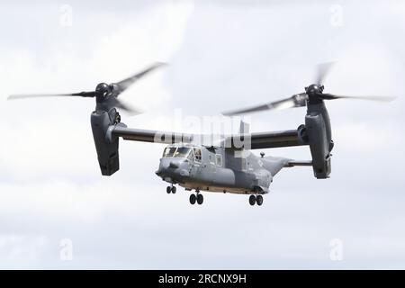 La US Air Force dimostrò le capacità del Boeing CV-22B Osprey del 7th Special Operations Squadron al RIAT 2023 di Fairford, Regno Unito Foto Stock