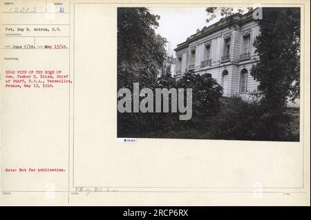 Vista posteriore della residenza del generale Tasker H. Bliss, Capo di Stato maggiore, Stati Uniti Esercito a Versailles, Francia. La foto è stata scattata il 13 maggio 1918 da Pvt. Ray B. Antrim della Carolina del Sud. L'immagine fa parte della collezione "fotografie delle attività militari americane durante la prima guerra mondiale". Tenere presente che questa didascalia non è destinata alla pubblicazione. Foto Stock