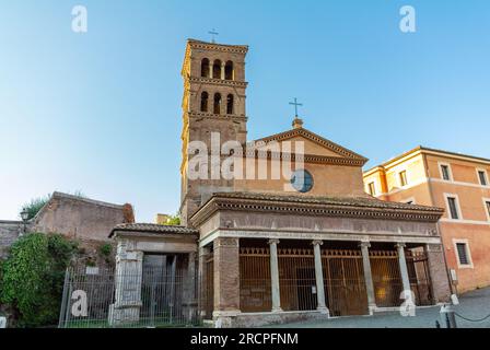 roma, lazio, italia, San Giorgio in Velabro che si trova accanto all'Arco di Giano nel rione di Ripa. Foto Stock