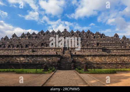 Borobudur o Barabudur, un tempio buddista Mahayana nella reggenza di Magelang, Giava, Indonesia Foto Stock