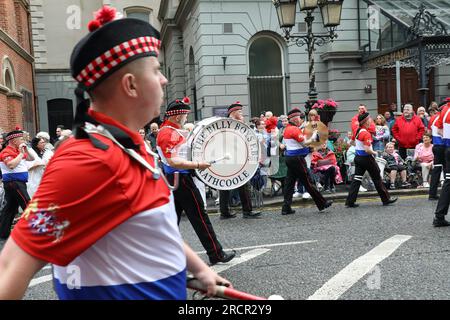 La Billy Boys Flute Band Rathcoole marciava a Belfast sul dodicesimo Foto Stock