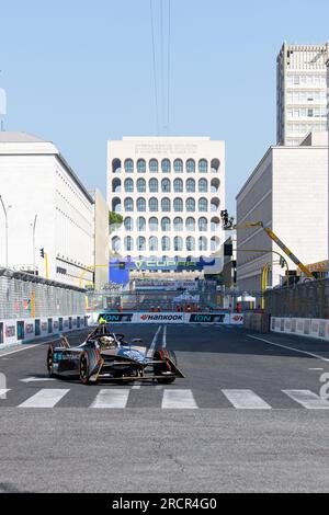 Roma, Italia 16 luglio 2023 – Formula e Hankook Roma e-Prix, sessione di qualificazione. Jean-Eric Vergne (25) (fra) DS Penske Team in azione su pista. Foto: Fabio Pagani/Alamy Live News Foto Stock