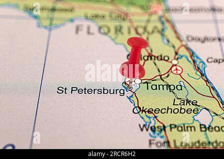 St Mappa di Petersburg. St Mappa pin di Pietroburgo. Primo piano di St. Mappa di Pietroburgo con spillo rosso. Mappa con puntina rossa di St. Pietroburgo negli Stati Uniti. Florida. Foto Stock