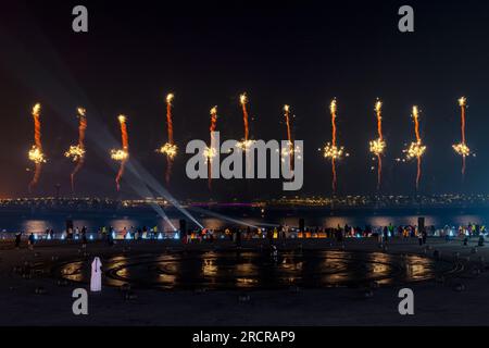 Qatar Notional Day e i fuochi d'artificio della finale della Coppa del mondo FIFA a Lusail Boulevard Foto Stock