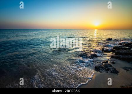 RAS TANURA Beach vicino a Jubail, in Arabia Saudita, è una destinazione popolare sia per i turisti che per la gente del posto. Foto Stock