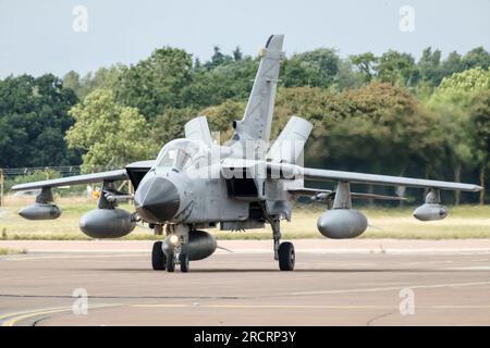 Italian Air Force A-200A Tornado arriva il Fairford International Air Tattoo del 2023 Foto Stock