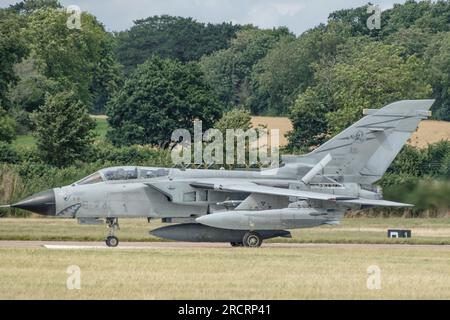 Italian Air Force A-200A Tornado arriva il Fairford International Air Tattoo del 2023 Foto Stock