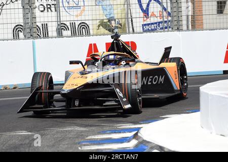 16 luglio 2023, circuito cittadino dell'EUR, Roma, Italia; FIA Formula e di Roma Race Day; Rene Rast team Neom McLaren Foto Stock