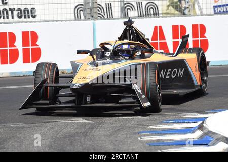 16 luglio 2023, circuito cittadino dell'EUR, Roma, Italia; FIA Formula e di Roma Race Day; Rene Rast team Neom McLaren Foto Stock