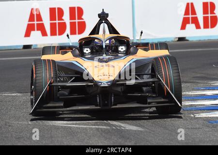 16 luglio 2023, circuito cittadino dell'EUR, Roma, Italia; FIA Formula e di Roma Race Day; Rene Rast team Neom McLaren Foto Stock